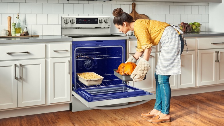 LG 6.3 cu. ft. Smart True Convection InstaView Electric Range