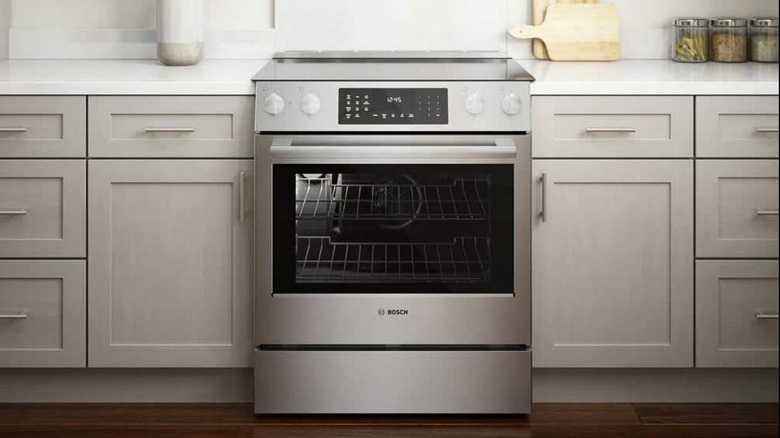 Bosch 800 Series 30-in. 5 Burner Slide-In Electric Convection Oven