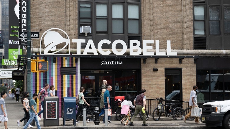 Taco Bell Cantina in city