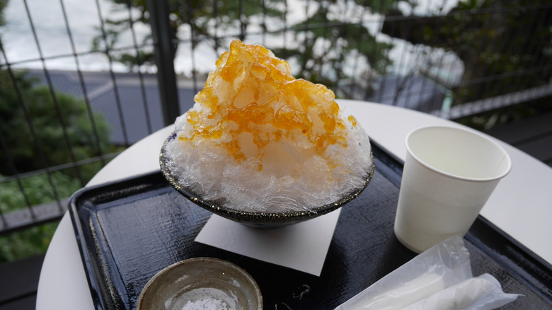 shaved ice with honey