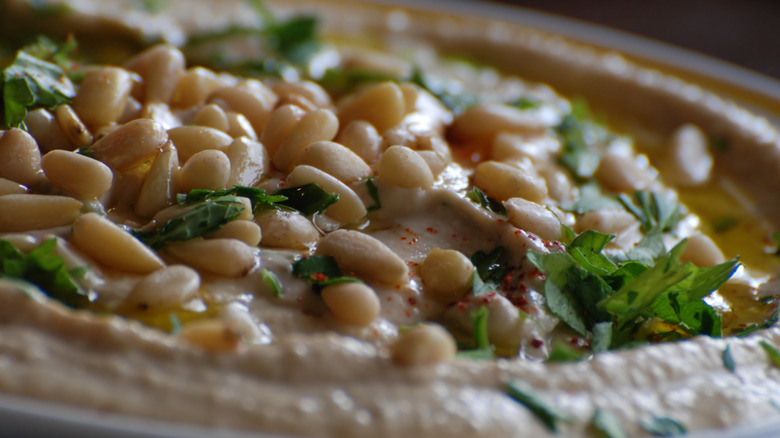 hummus with pine nuts