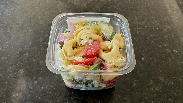 Greek tortellini pasta salad