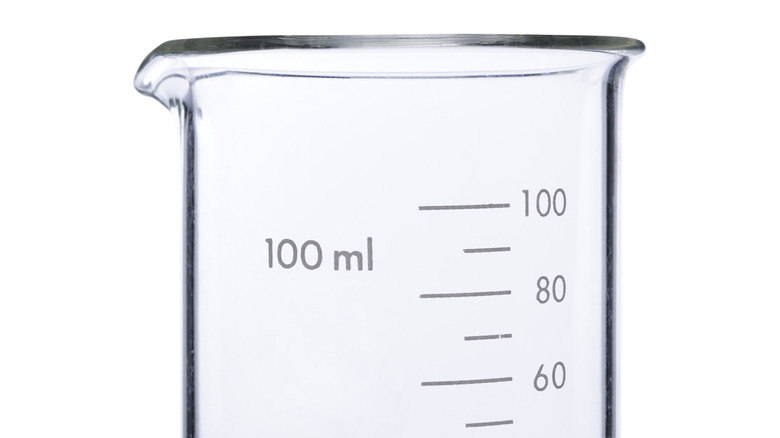Small measuring cup