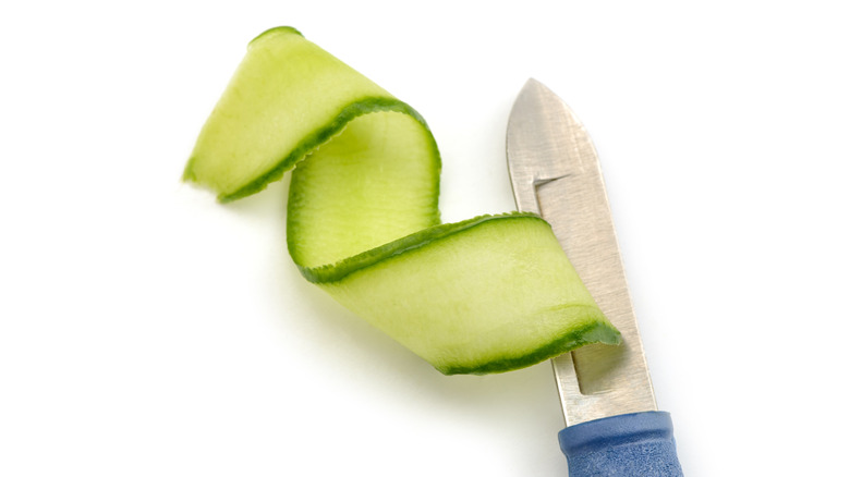 Zucchini spiral with vegetable peeler