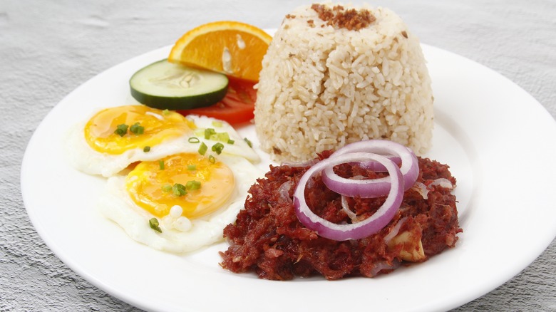 Corned beef silog on plate