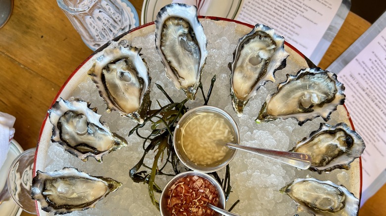 Tray of oysters