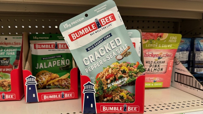 Bumble Bee cracked pepper & sea salt pouch