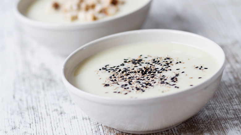 Two bowls of vichysoisse