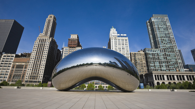 Cloud Gate sculpture in Chicago