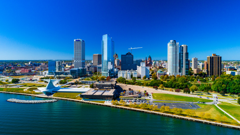 Downtown Milwaukee skyline