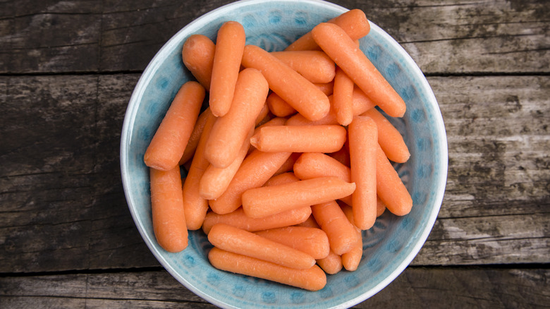 Baby carrots in a bowl