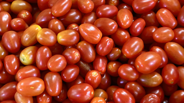 Grape tomatoes in bulk