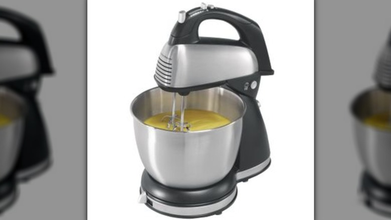 Hamilton Beach classic stand and hand mixer in black