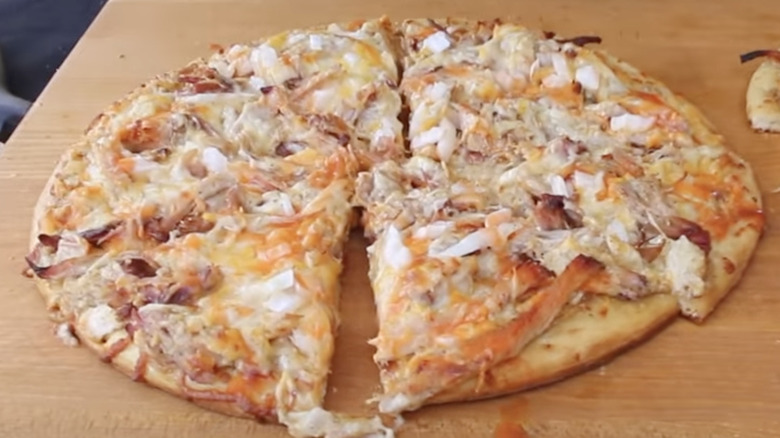 Pizza with pulled pork
