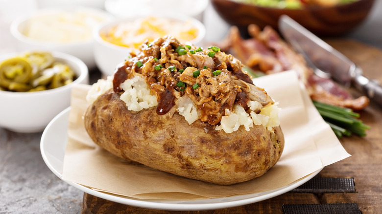 Baked potato with pulled pork