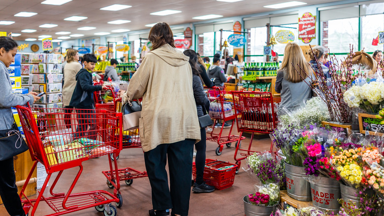 Long line in Trader Joe's checkout area