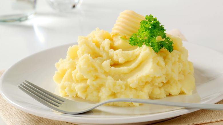 Mashed potatoes on a plate