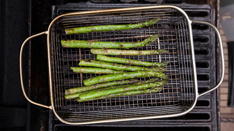 grilled asparagus in basket