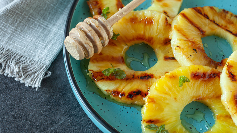 Grilled pineapple slices