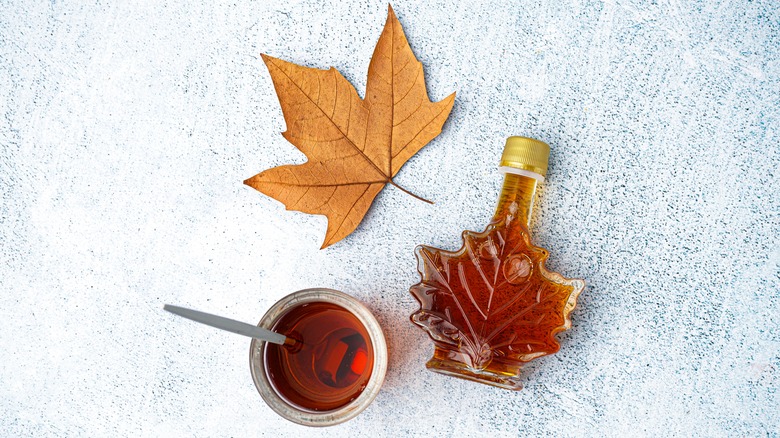 Maple syrup and maple leaf