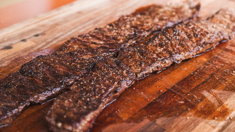 Skirt steak resting