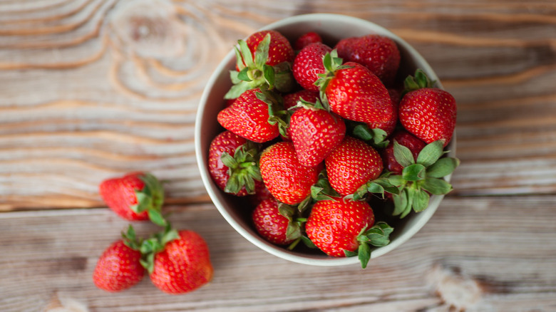 A bowl of ripe strawberries