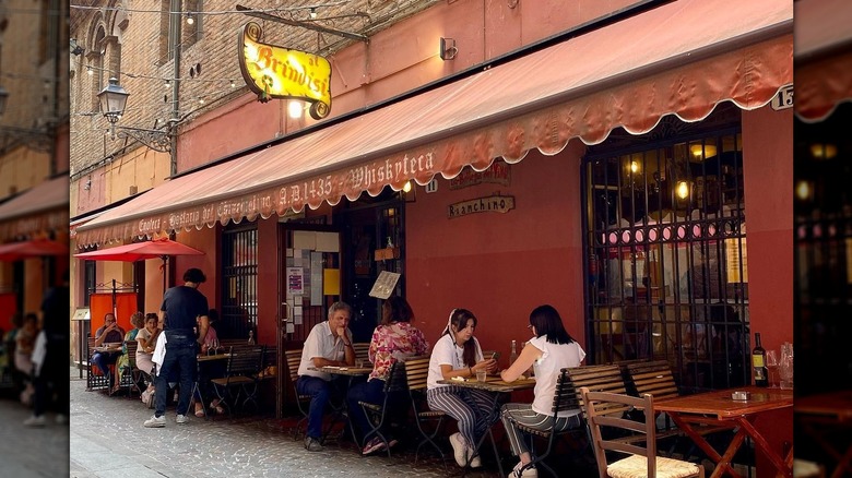 The exterior of Al Brindisi wine bar in Ferrara, Italy