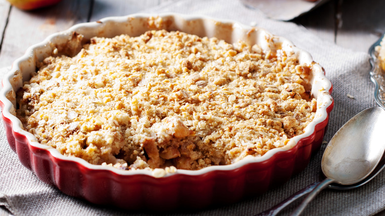 Crumble in a pie dish