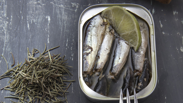 Tinned fish with herbs