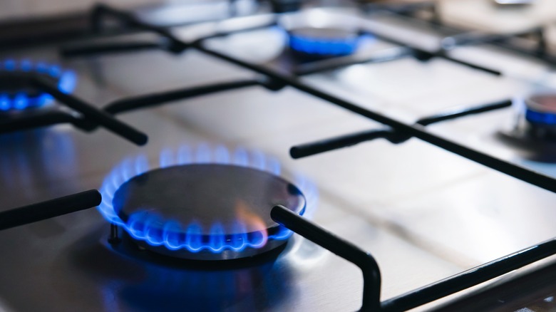 flames on gas stove
