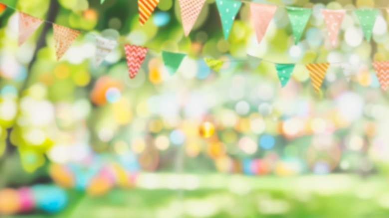 bunting in yard with bokeh