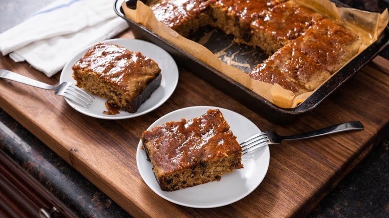 Prune cake slices