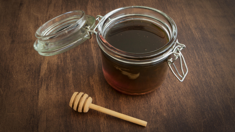 jar of sorghum syrup