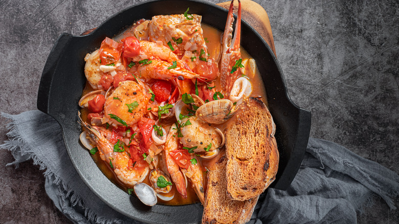 Cioppino with seafood and bread