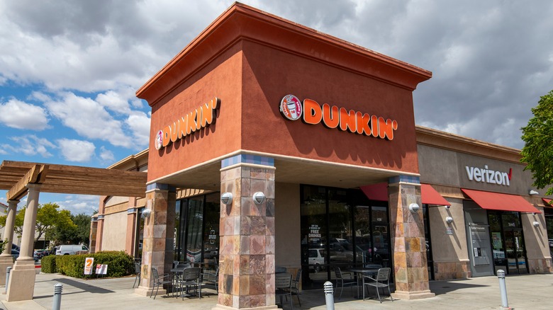 Dunkin' Donuts building