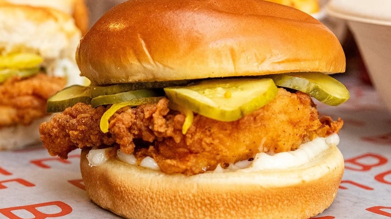 chicken sandwich with pickles