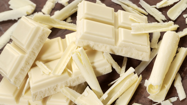 White chocolate bar chunks and shavings