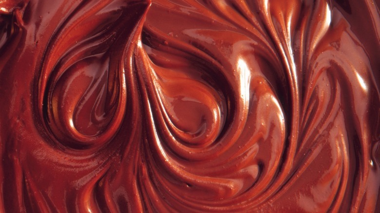 Swirled chocolate frosting