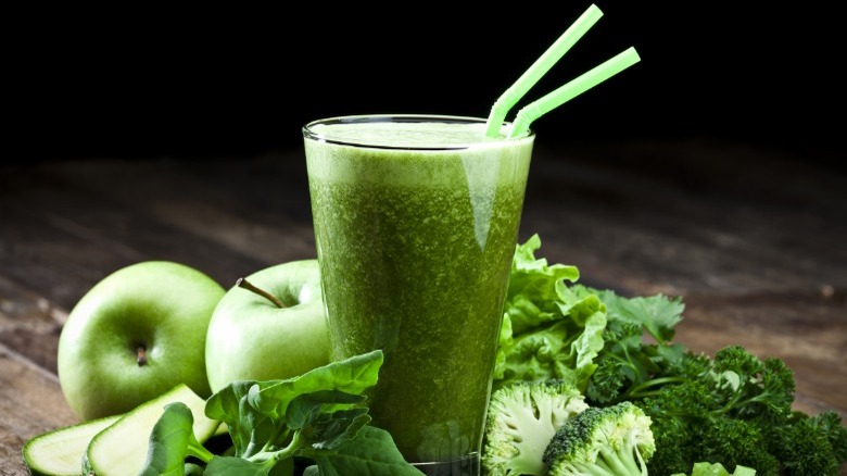 Green juice in cup