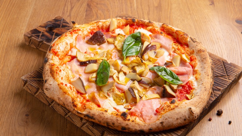 Pizza with artichokes