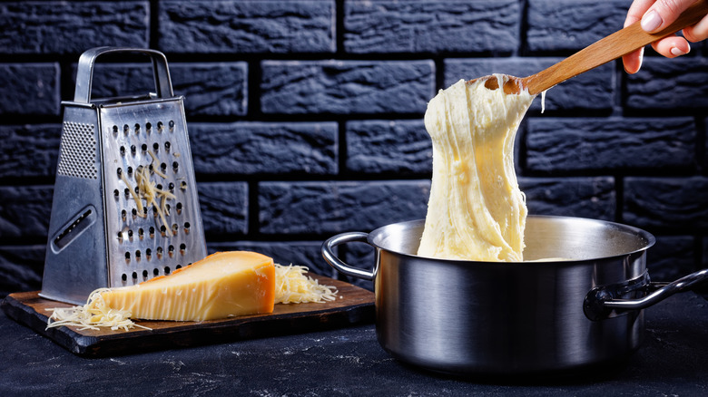 aligot potatoes with grated cheese