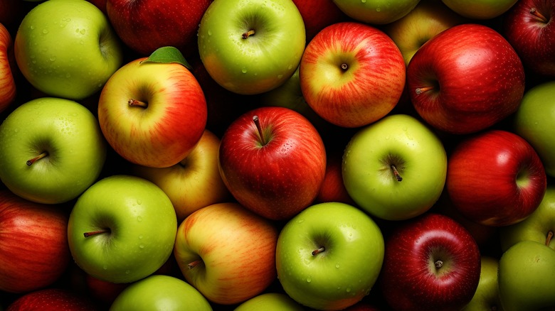 Red and green apples