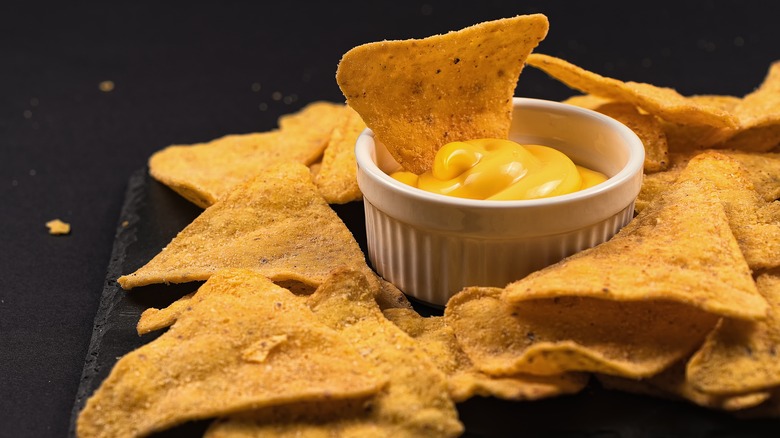 Nachos with cheese sauce