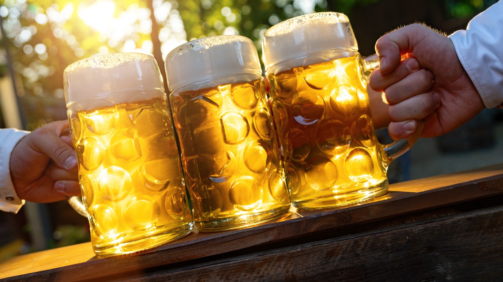 5 خلاطات تحتاجها لتحسين مذاق البيرة الرخيصة