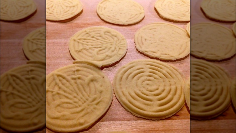 Corzetti del Levante on wooden counter