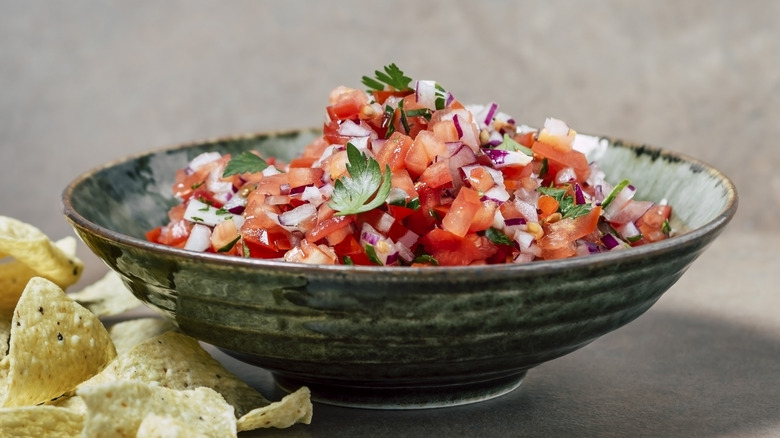 Pico de gallo and chips