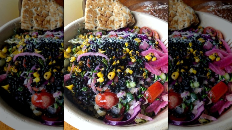 Vegan Cava bowl with black lentils