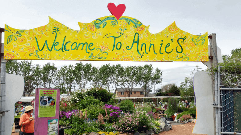 Annie's Annuals and Perennials Entrance