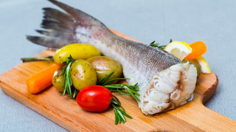 Hake tail and ingredients