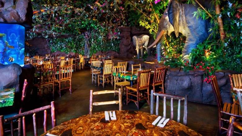 Rainforest Cafe dining room